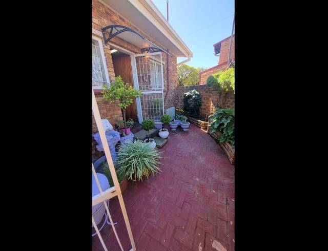 2 BEDROOM HOUSE FOR SALE IN SASOLBURG EXT 11